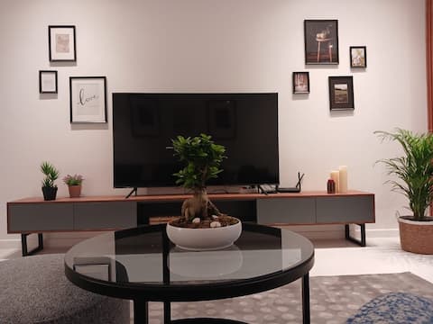 Silvia's Stylish top-notch 2 BR apartment