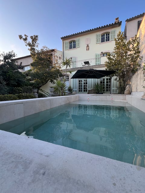 Bourgeois House in the center of Martigues 220 m2