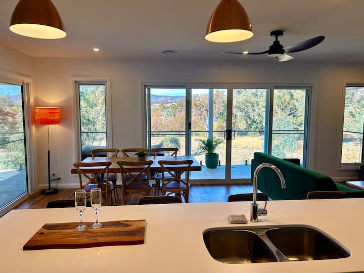 House on the Hill | Kangaroo lookout