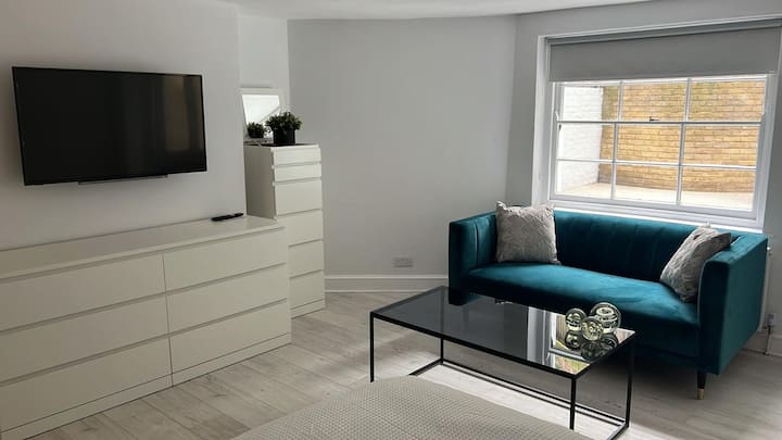 1 Bed Studio Apartment - London