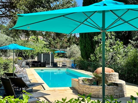 The Provencal getaway! 24 people.