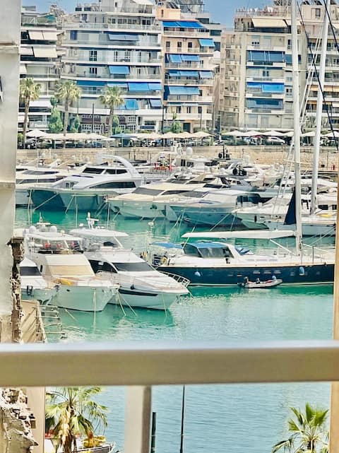 Top performing Airbnb: Piraeus Pasalimani LargeTerrace Seaview Apartment in Ζέα (Πασαλιμάνι)