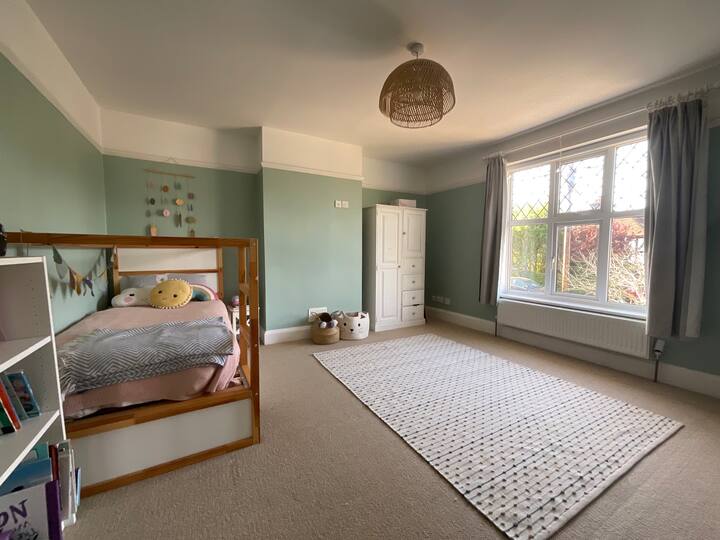 საძინებელი 2