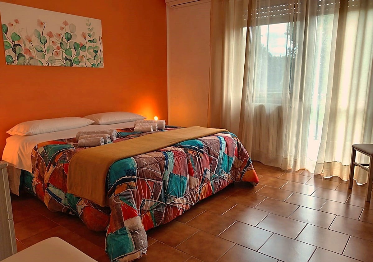 Ნარინჯისფერი ოთახი