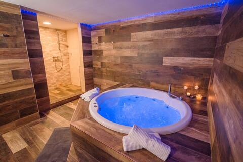 House with whirlpool and sauna