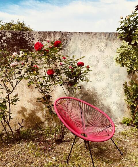 Good living, Village heart with garden