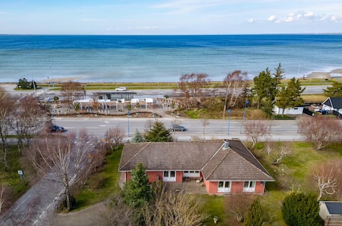 Ocean View, Family Friendly, Steps to Kite Surfing