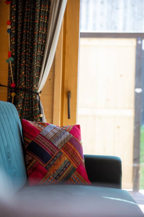 Popular Airbnb listing: Field huts II Dursztyn in Gmina Nowy Targ