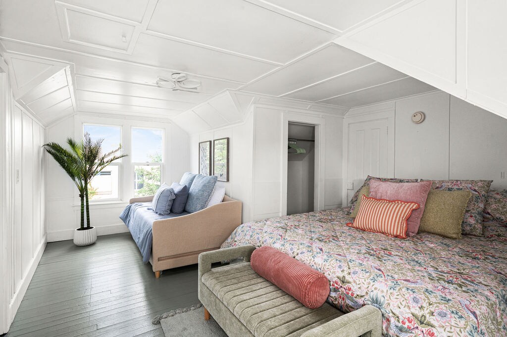 Голямо двойно легло, единични легла на колелца