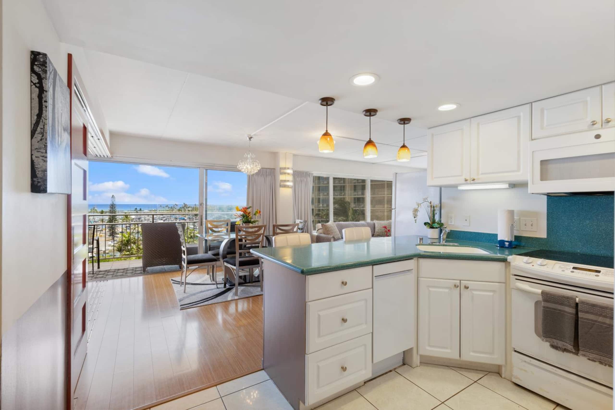 Ilikai Ocean & Harbor View 2 Bedroom 2 Bath Condo - Image 10