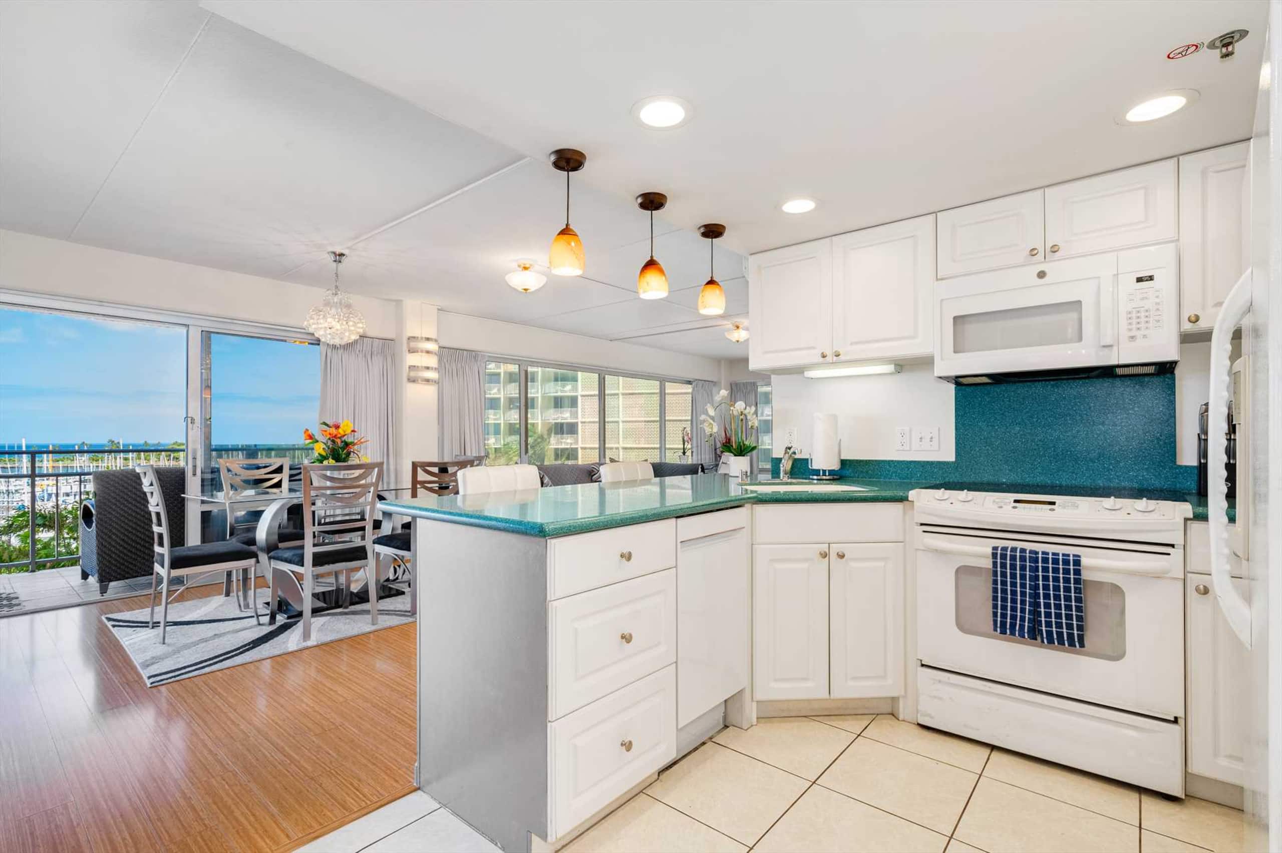 Ilikai Ocean & Harbor View 2 Bedroom 2 Bath Condo - Image 11
