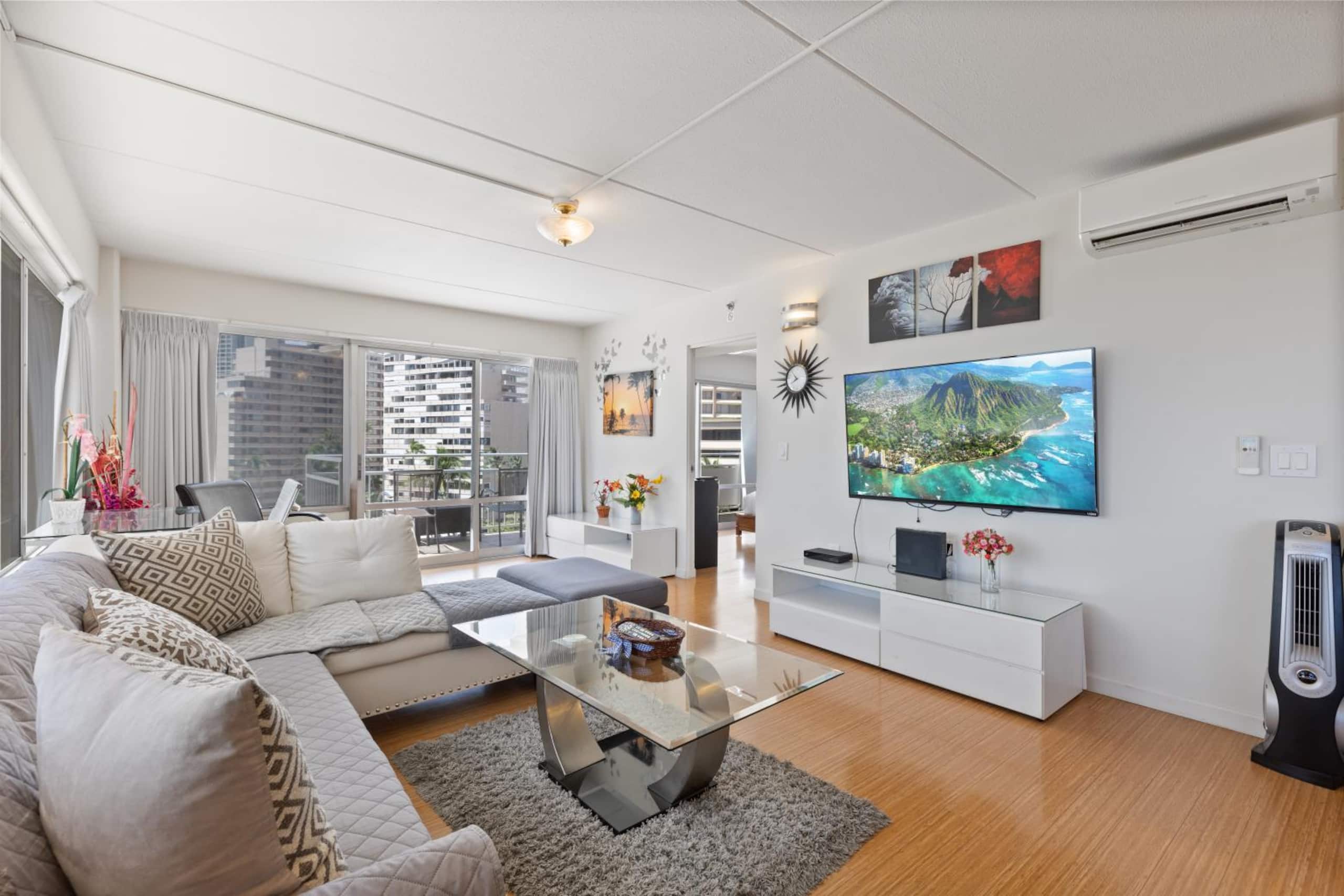 Ilikai Ocean & Harbor View 2 Bedroom 2 Bath Condo - Image 6