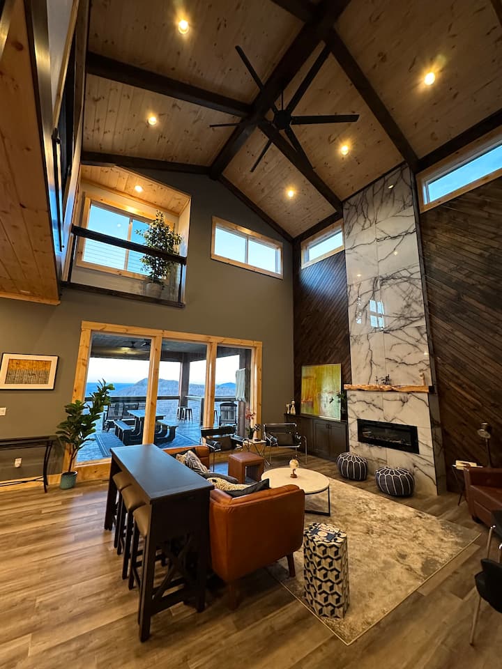 The Oslo + The Little Oslo Apt / 6 Kings/sleeps 27 - Jasper, AR