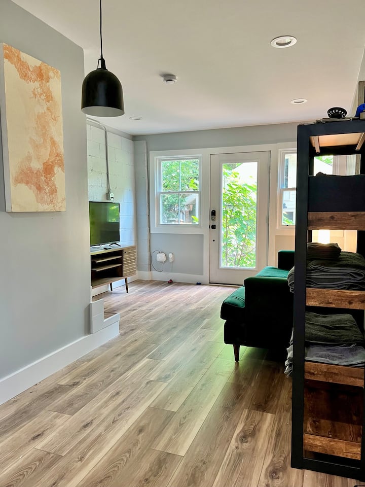 Nature Sanctuary Guesthouse In Grant Park - Atlanta, GA