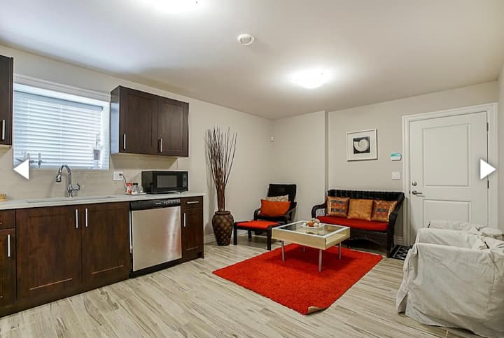 Comfortable 2 Bed Basement Suite - バーナビー