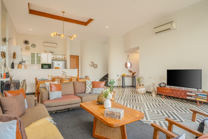 Living room image 5