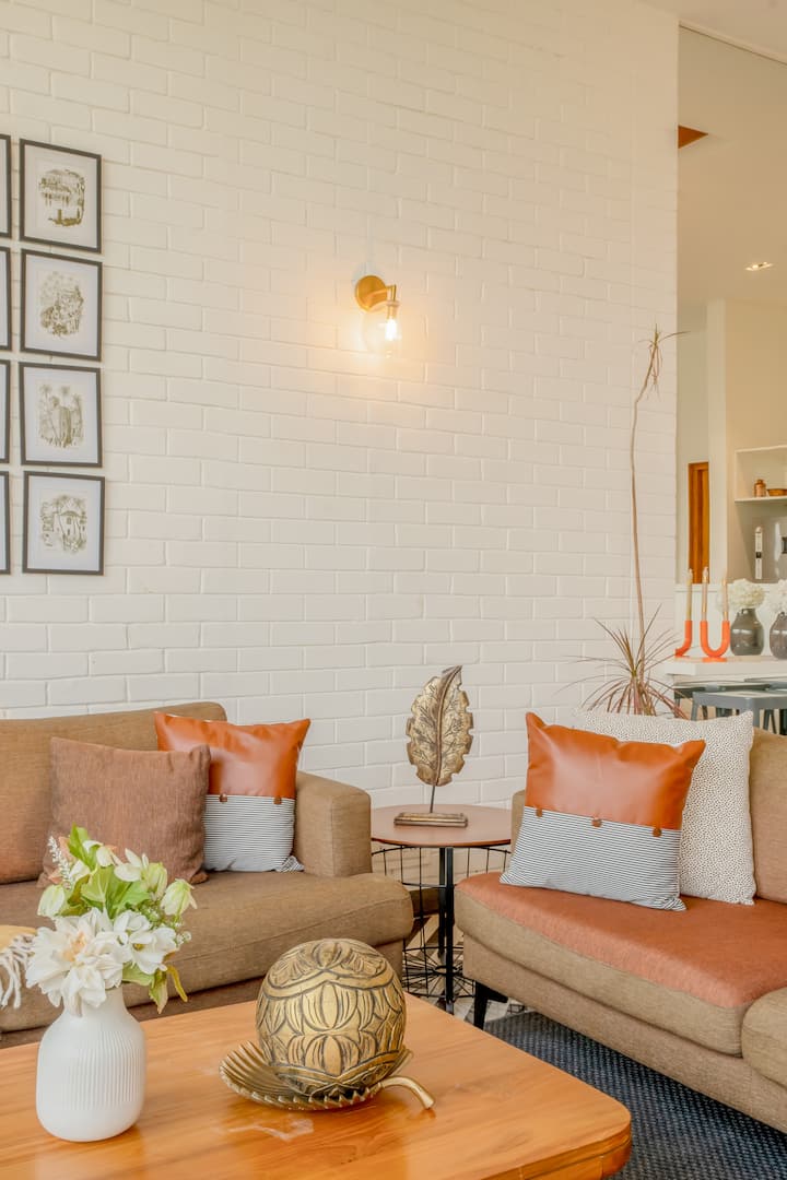 Living room image 7