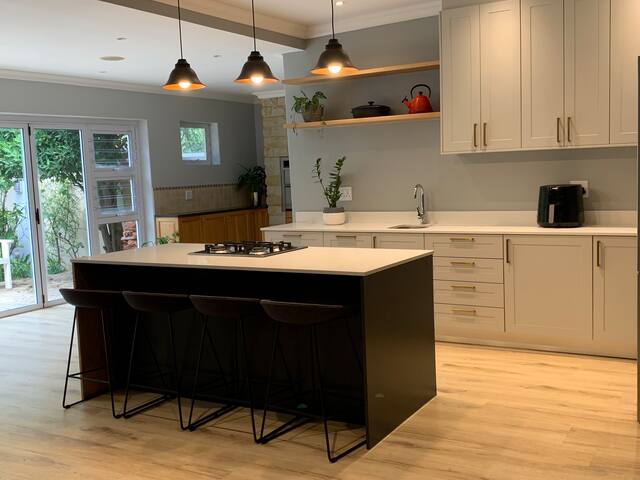 Spacious Cape Escape