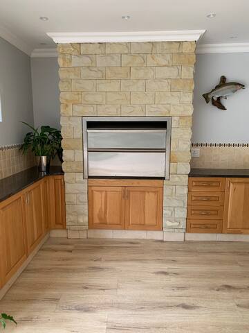 Spacious Cape Escape gallery image 4