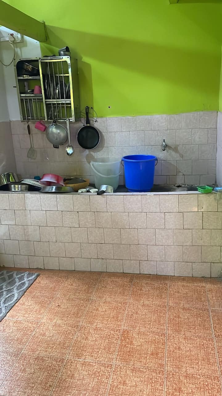 Full kitchen image 2