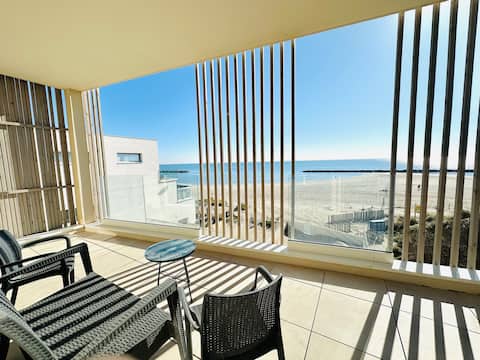 "Valbrise" VILLA Sea View/Beach & Private Parking/Air Conditioning