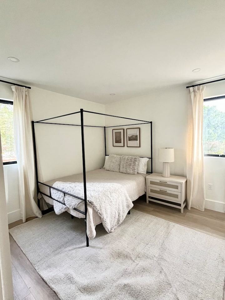 Queenslaapkamer op de tweede verdieping 