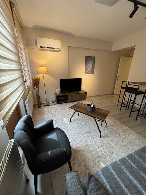 D5 Air-conditioned in the center, 1 minute to the beach