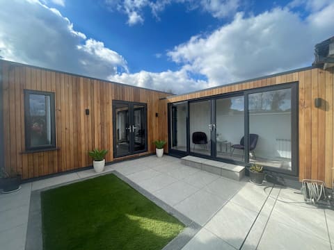 The Cedar Guesthouse