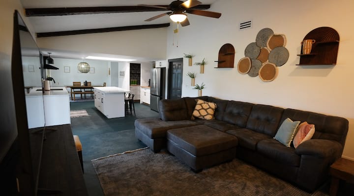 4 King Beds | Family Friendly | Near Beach - Daytona Beach, FL