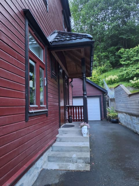 90 square apartment,4 beds.