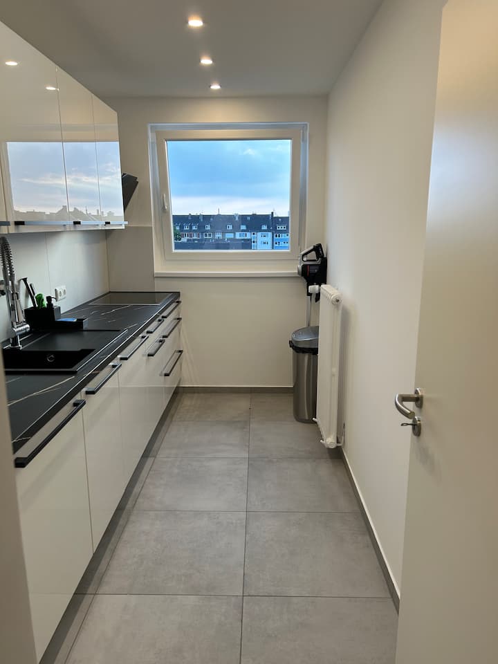 Stilvolle & Moderne Wohnung In Rath, Düsseldorf - Düsseldorf