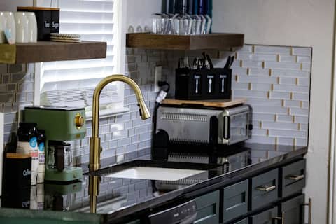 25% off Large fenced backyard & pet friendly home.