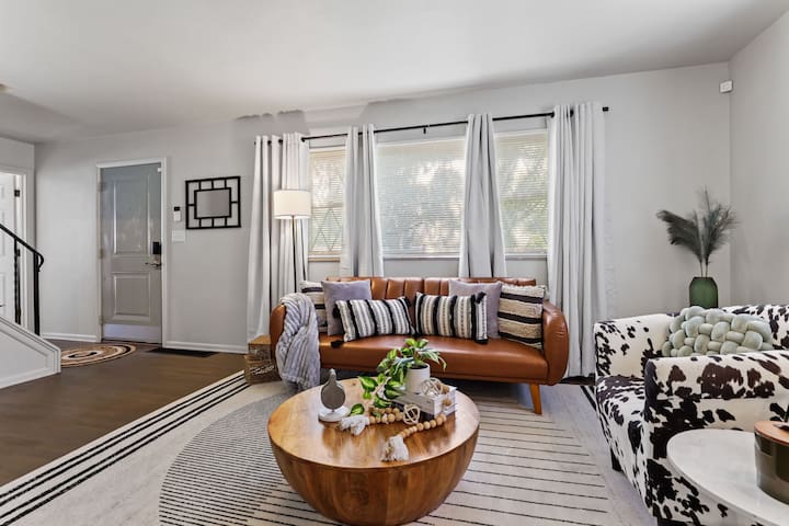 Newly Renovated! 4bd/2bth Centrally Loc’d, Fenced!