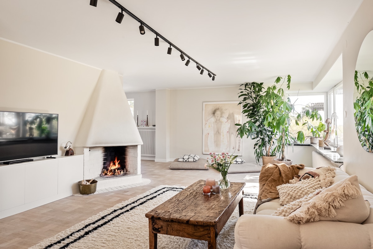 Villa in Saltsjöbaden with ocean views