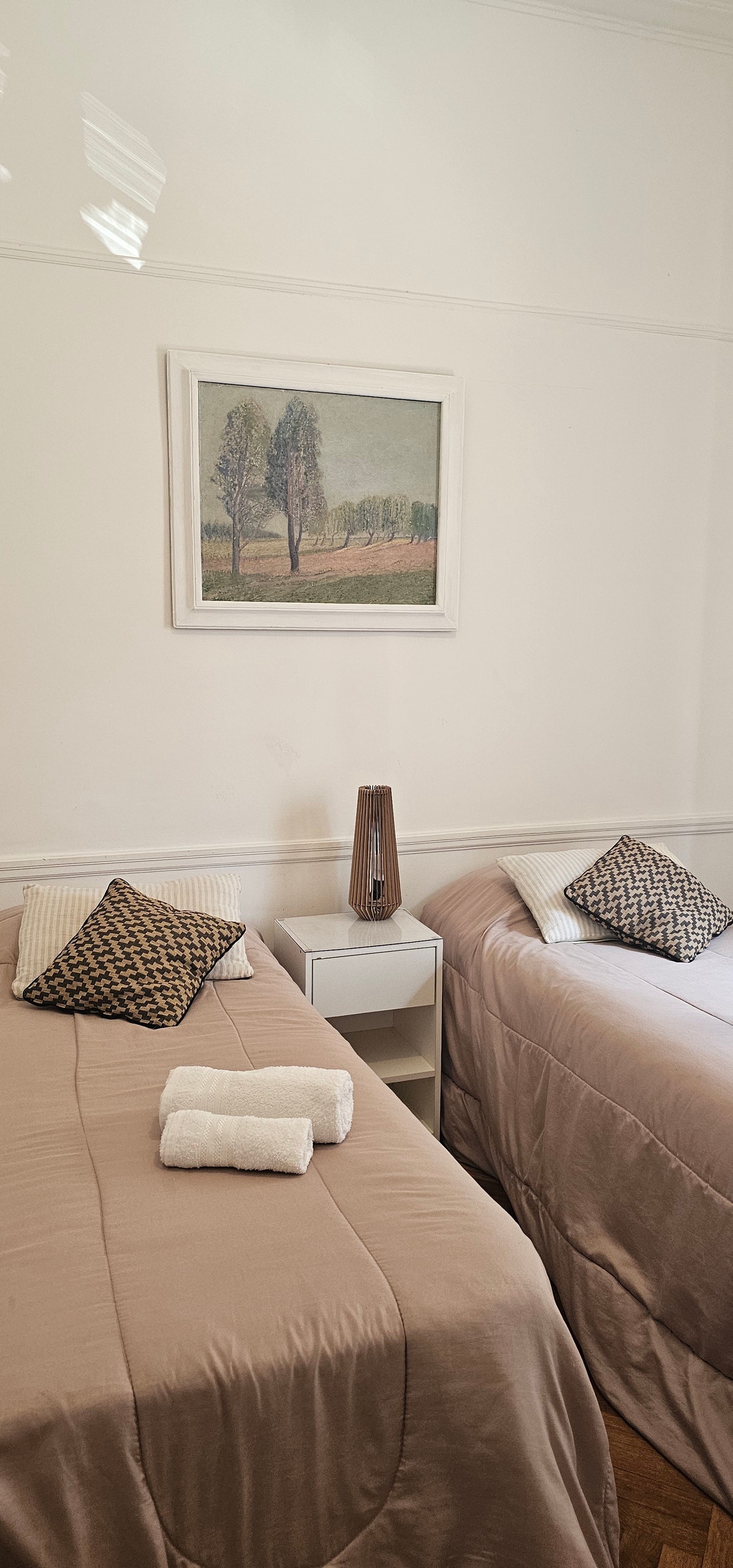 Sommier y colchón calidad hotelera nuevos. Opción de cama queen o dos singles