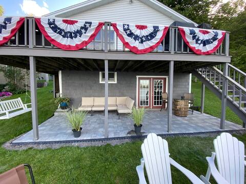 Waterfront Cottage on Snowshoe Bay
