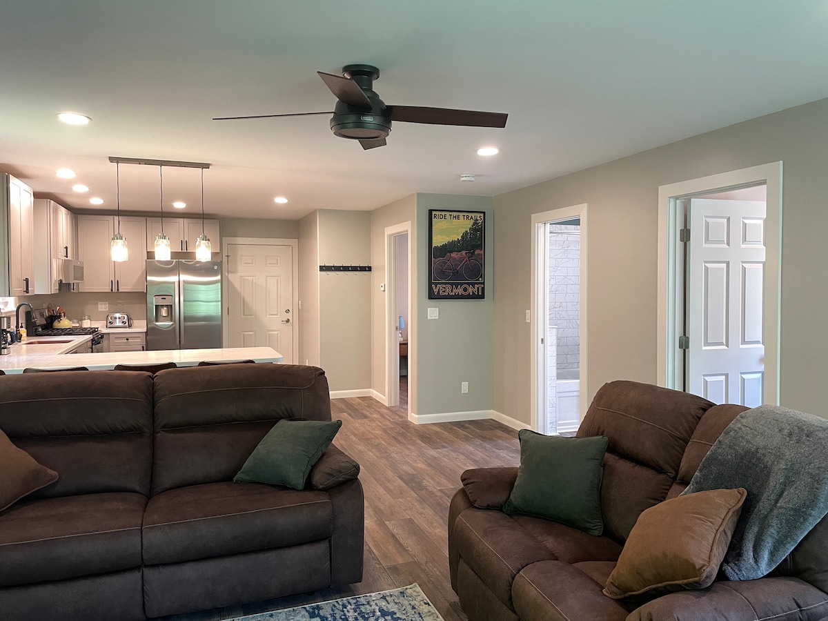 Top Airbnb: Cozy Apartment near Stowe in Stowe / Lamoille
