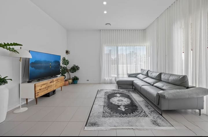 1 Bed Room Stay Near Gledswood Hills Winery - Campbelltown