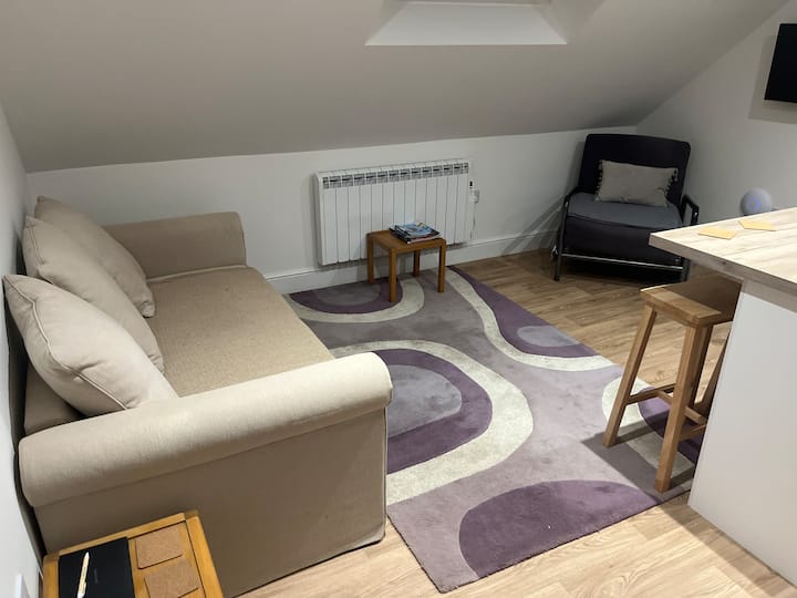 One Bedroom Apartment Close To Amenities. - Isle of Man