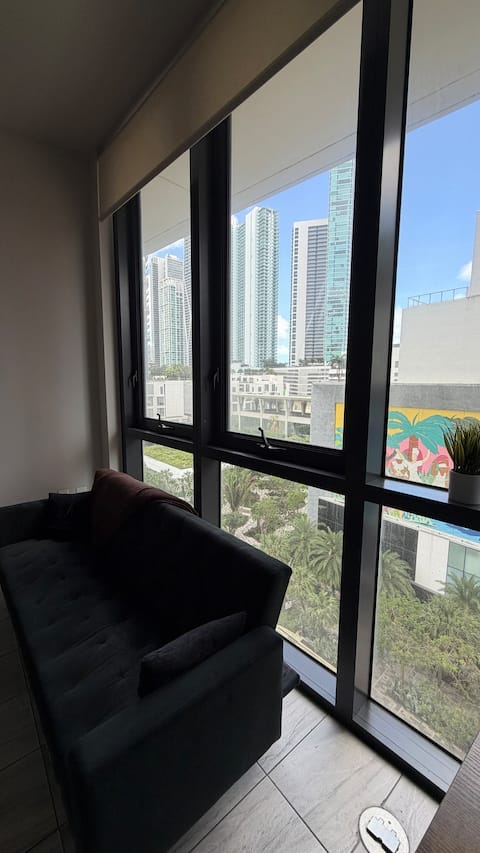 Top Airbnb: Luxury Downtown Apartment in Parkwest