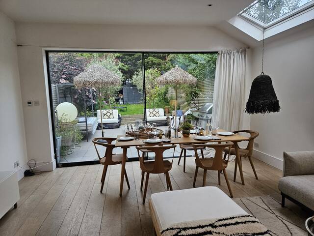 Entire flat in Greater London with large garden gallery image 5