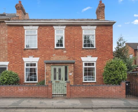 Picturesque Victorian Cottage.