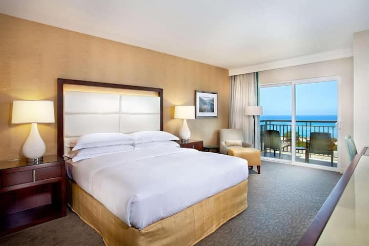 Pet-friendly Hotel: Oceanview, Outdoor Pool! - Encinitas, CA