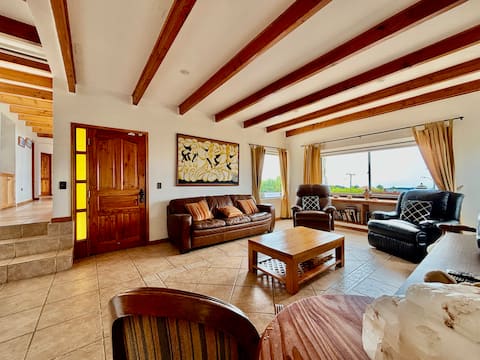 Top Airbnb: Ocean View Beach House in Maitencillo in Puchuncaví