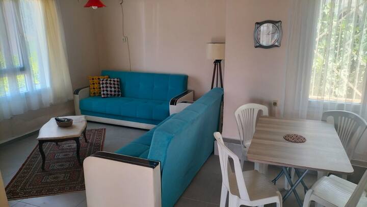 Ayvalıkda Teraslı Ve Deniz Manzaralı 4 Kişilik Ev - Ayvalık