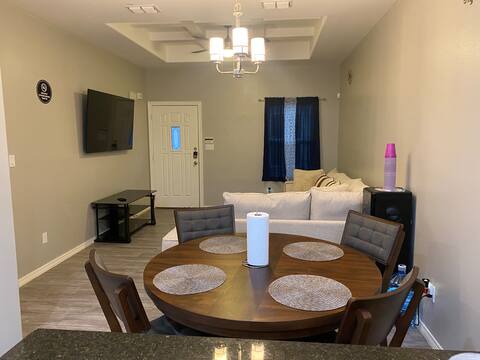 Cozy Getaway w/King Bed near UTRGV.