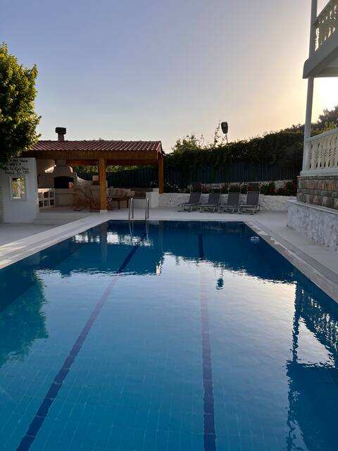 Charming Countryside Home with Pool