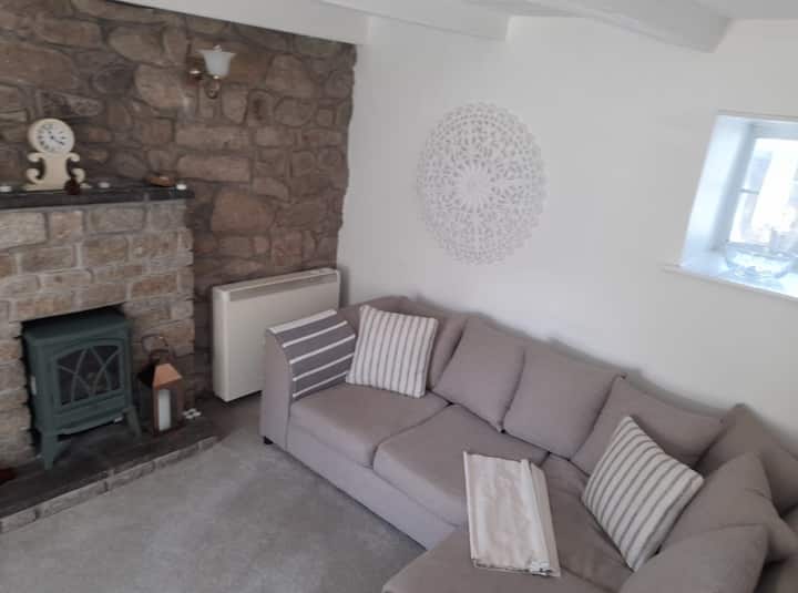 2 Bedroom Cosy Cottage (Sleeps 4) - Sennen Cove