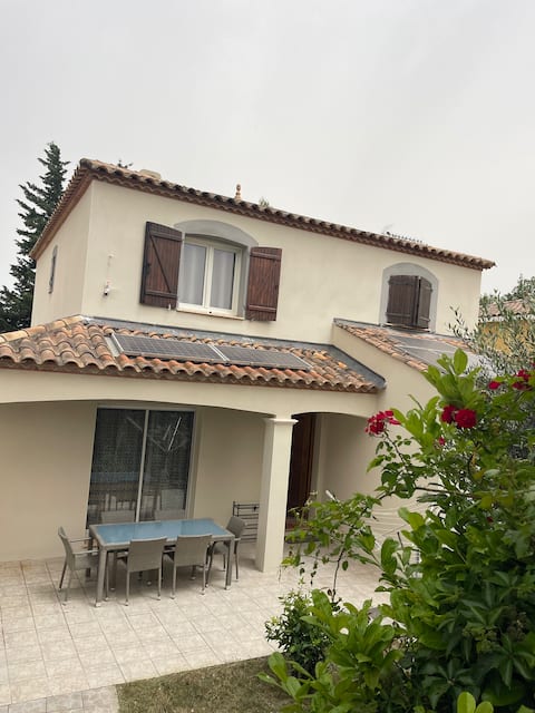 Large villa with south-facing pool