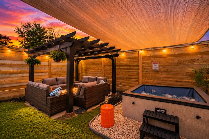 Downtown | Hot Tub, Fire Pit, Games & Movies - 休斯敦